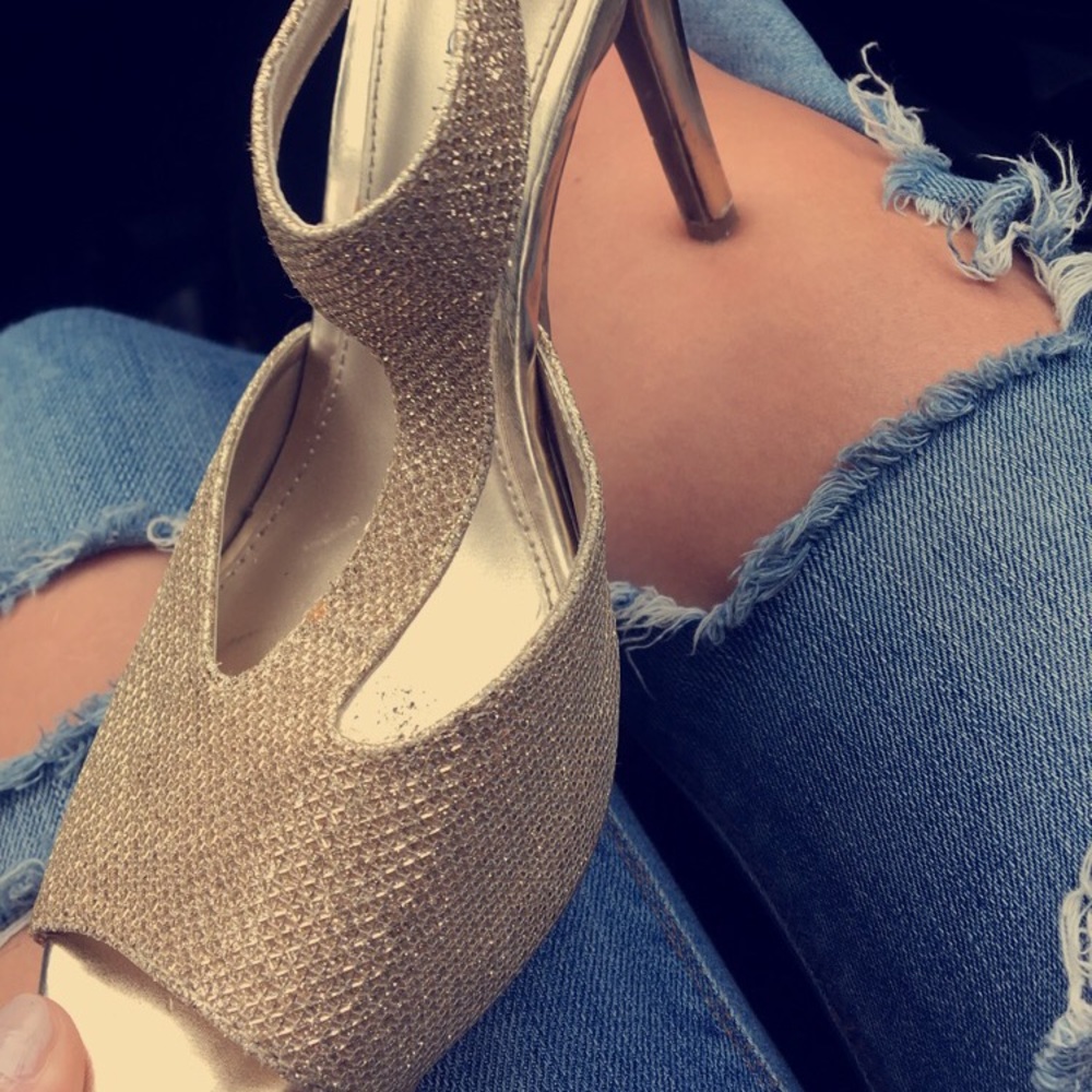 Gold heels, offer any price. Don’t fit anymore